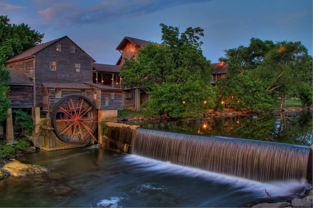 A Moment Inn Time Pigeon Forge Eksteriør bilde
